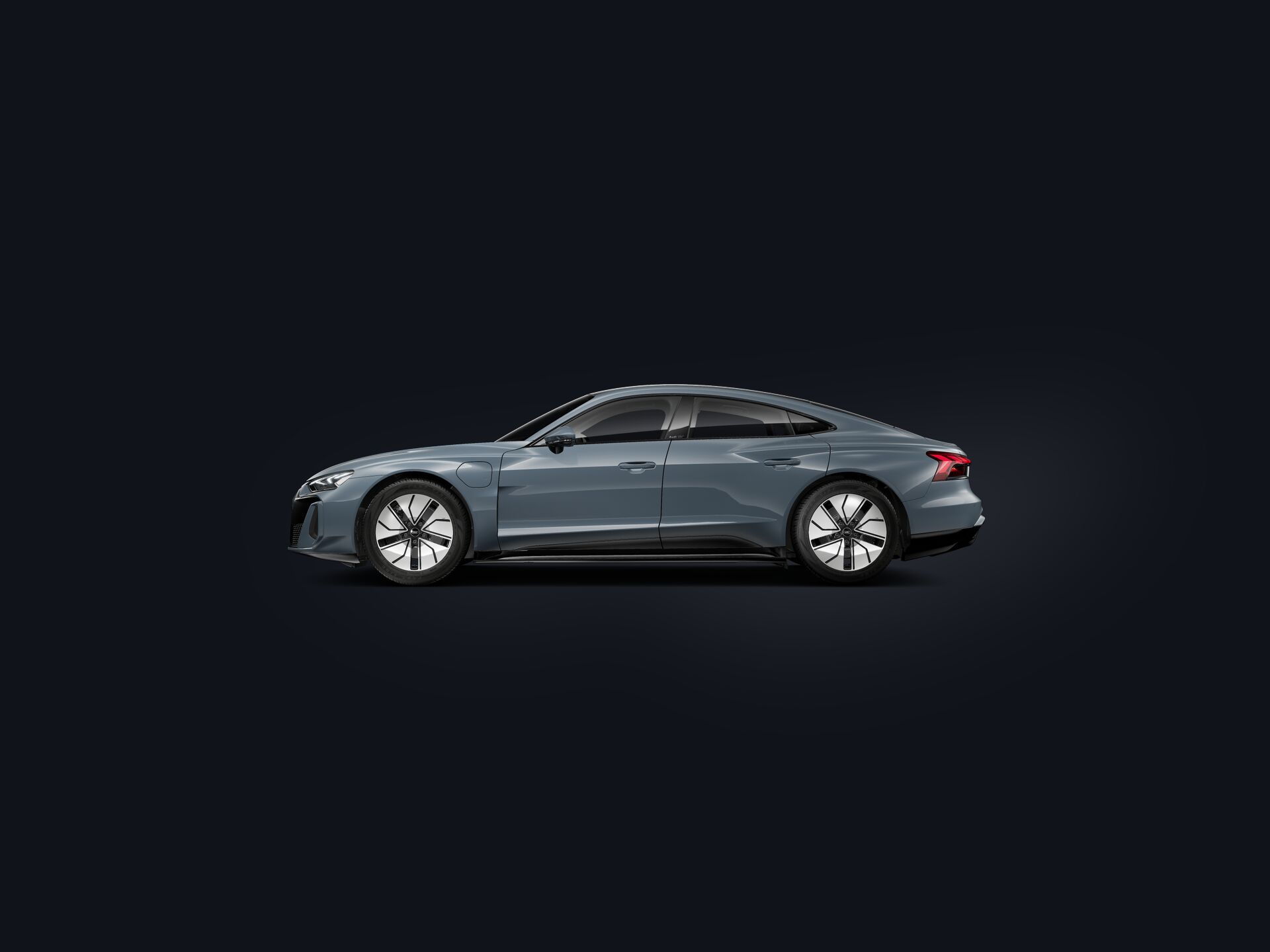 e-tron GT quattro side