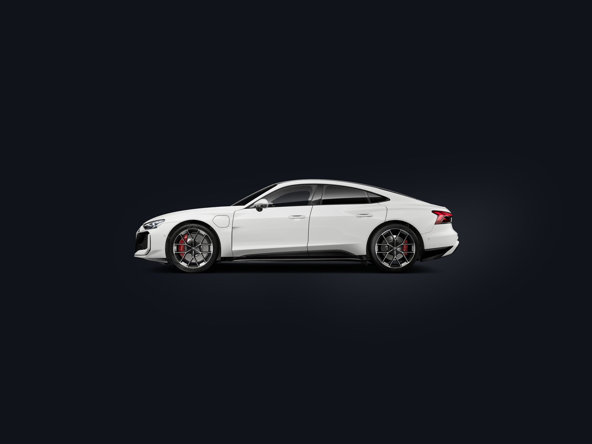 RS e-tron GT side