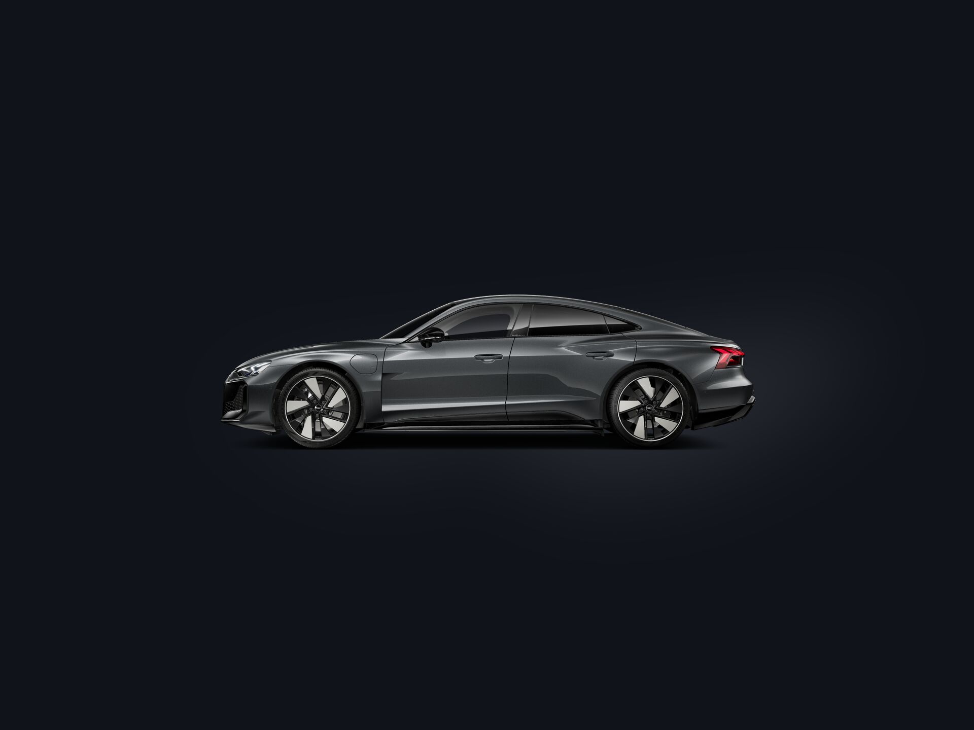 RS e-tron GT side