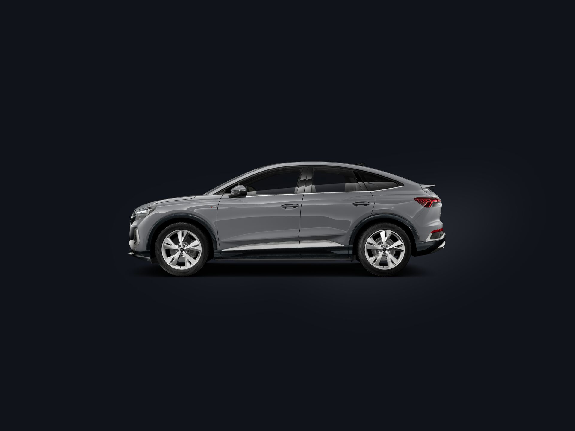 Q4 Sportback e-tron side