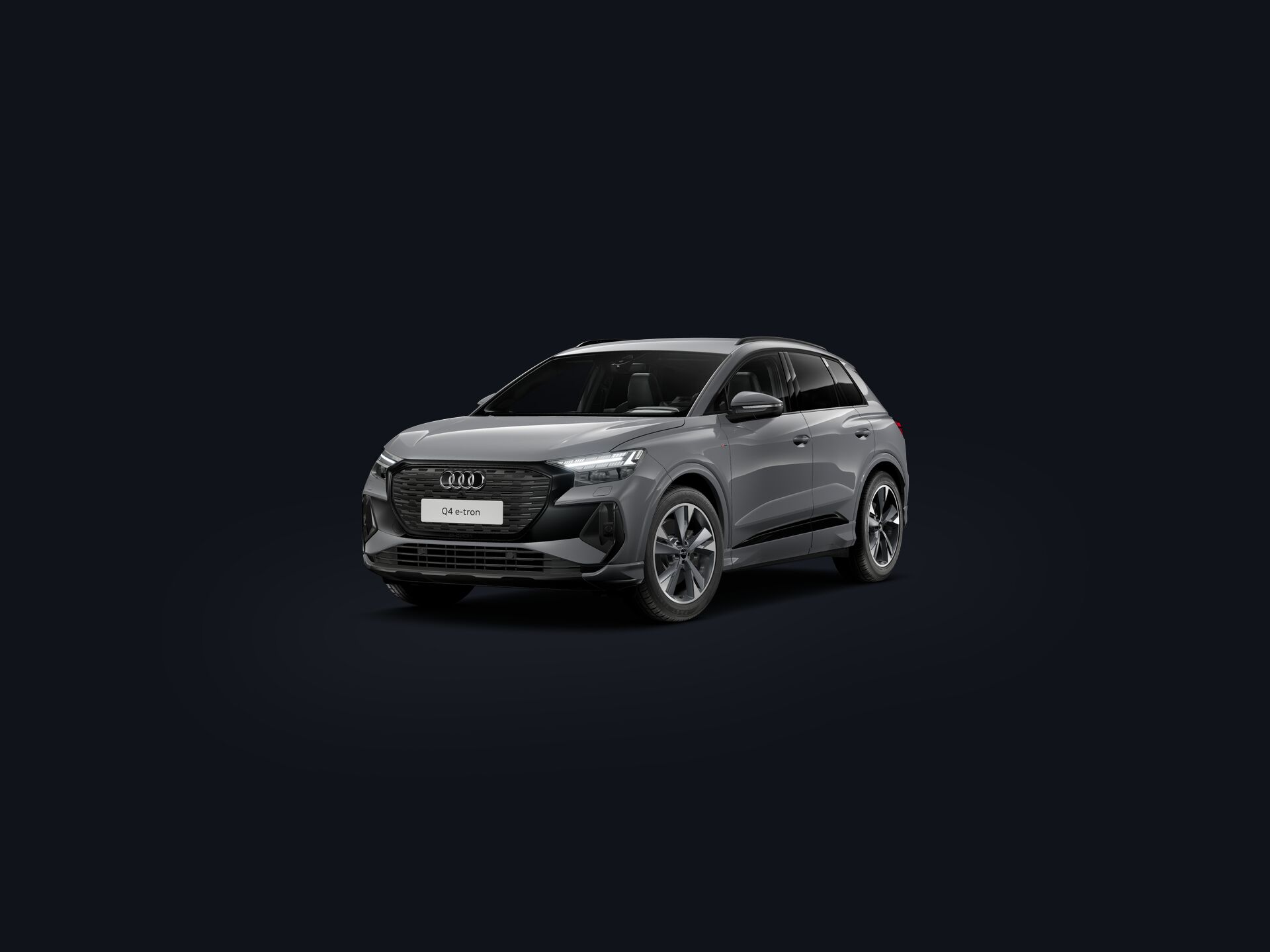 Q4 e-tron 3/4 front