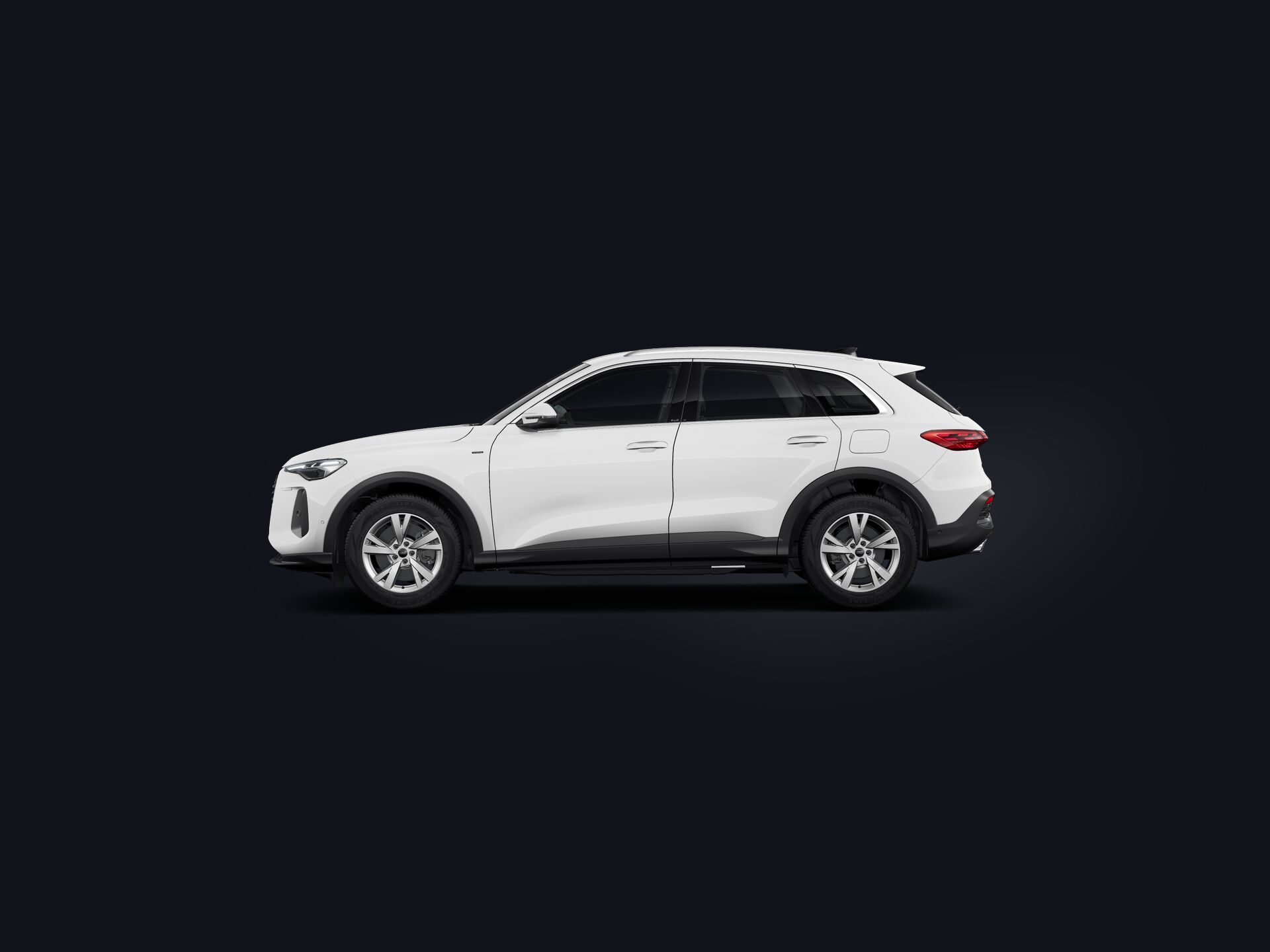 Q5 SUV e-hybrid side