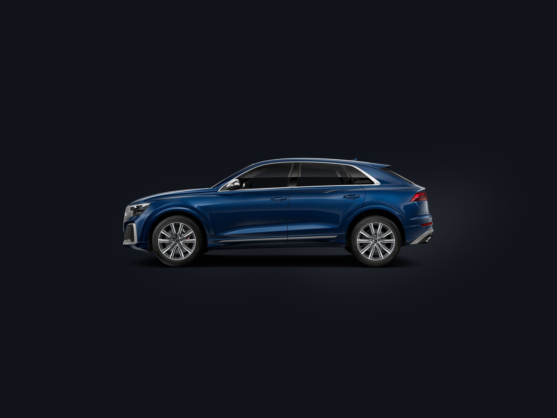 SQ8 side