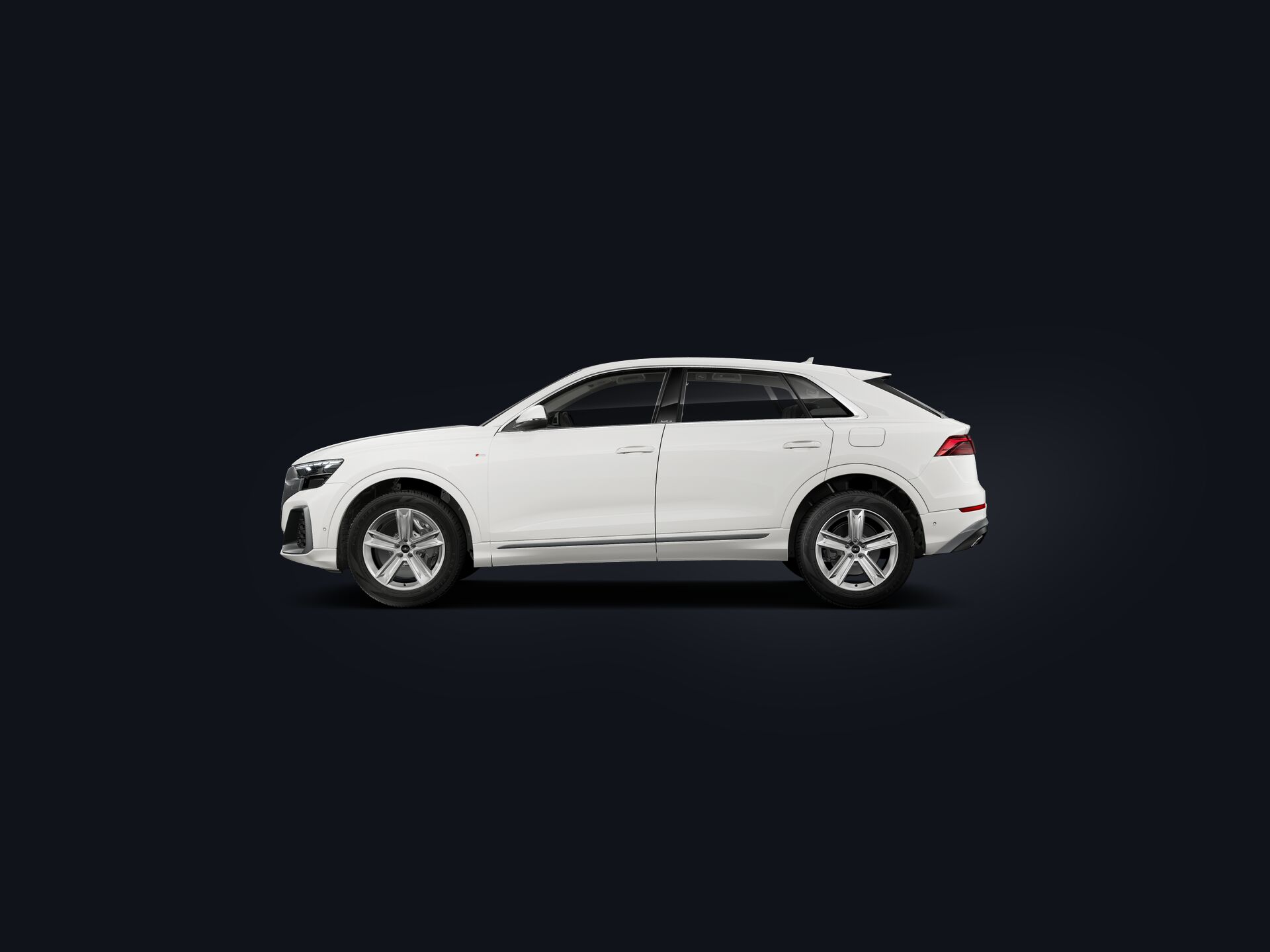 Q8 SUV TFSI e side