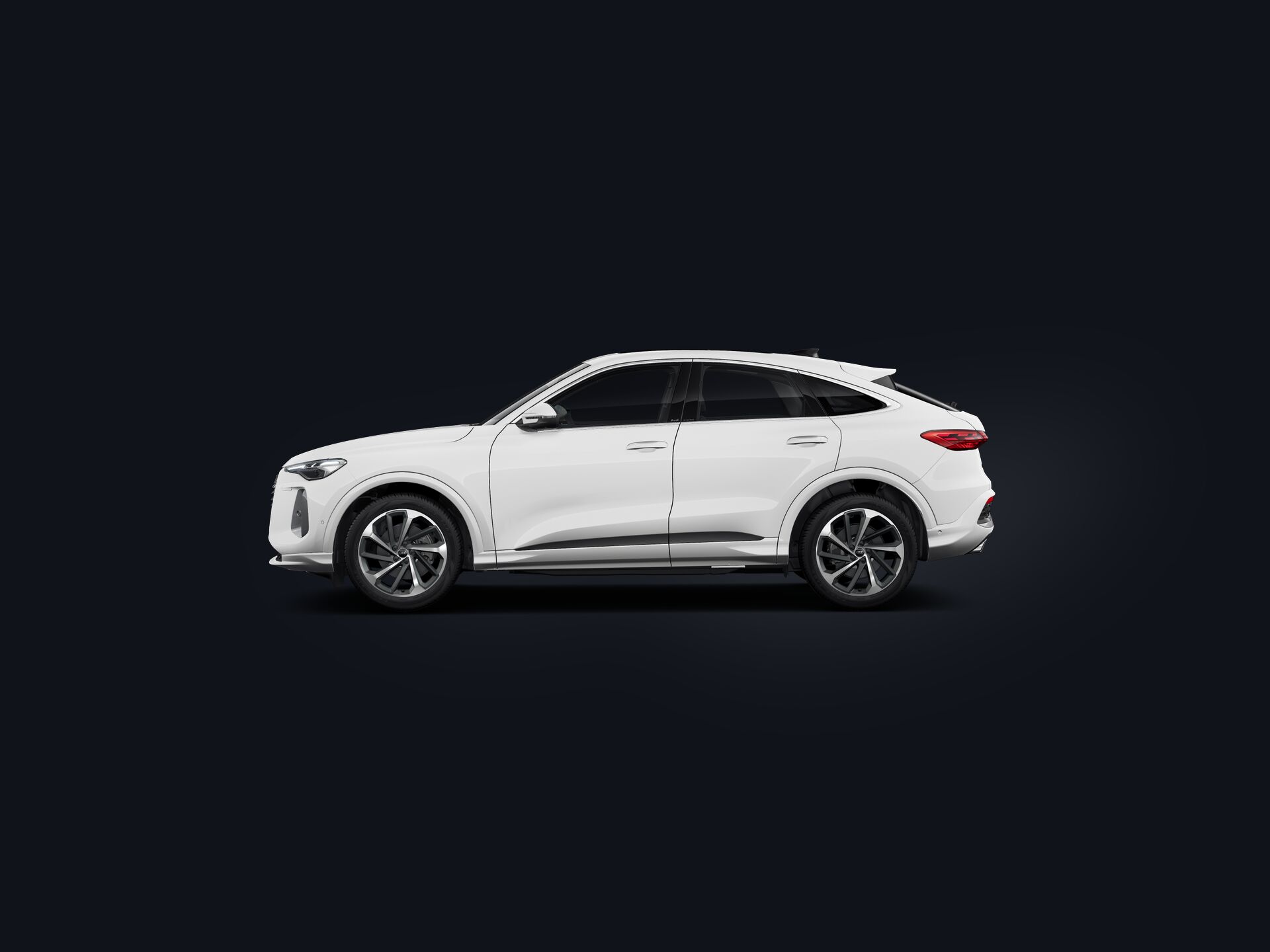 Q5 Sportback side