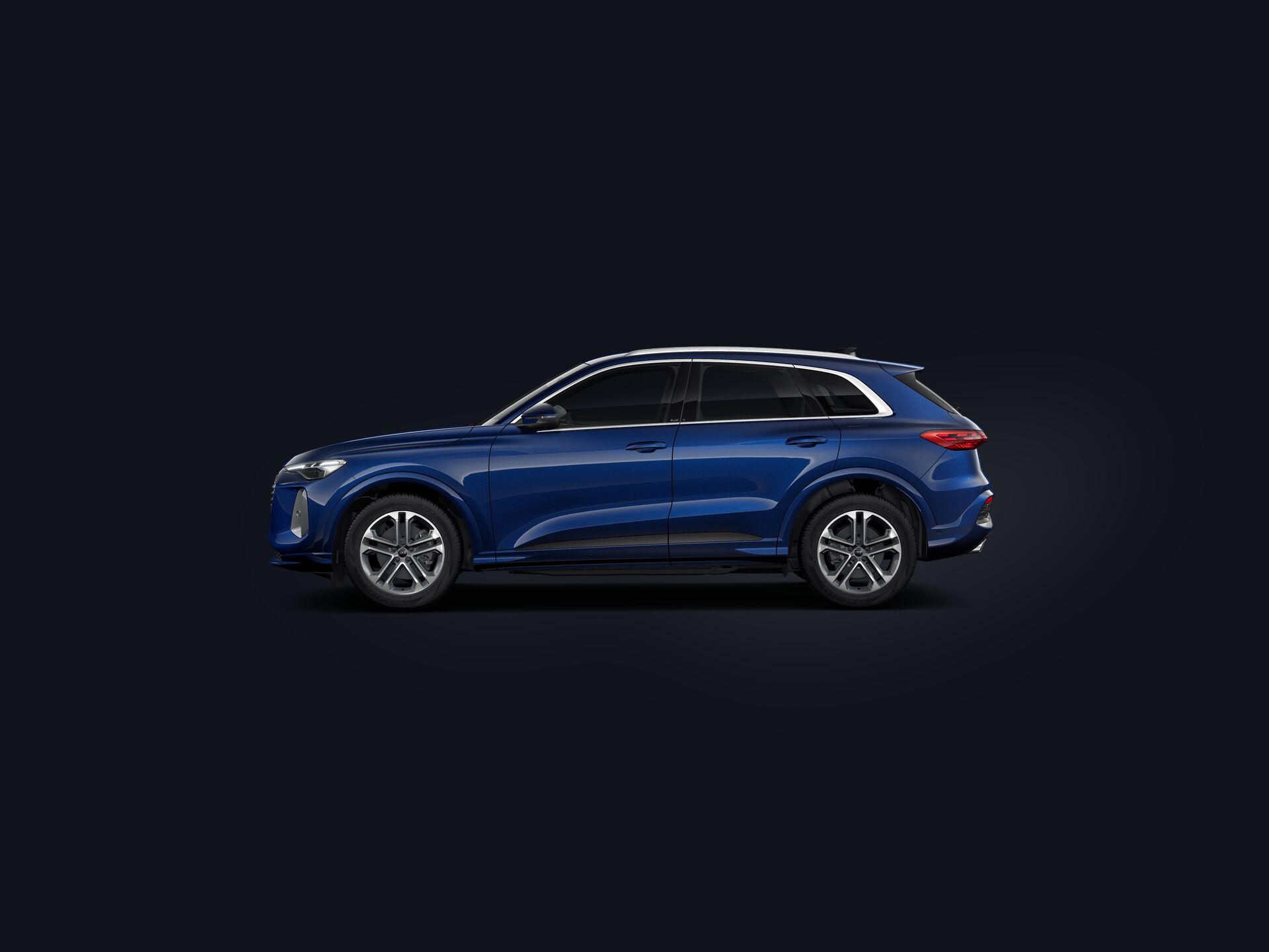 Q5 SUV side