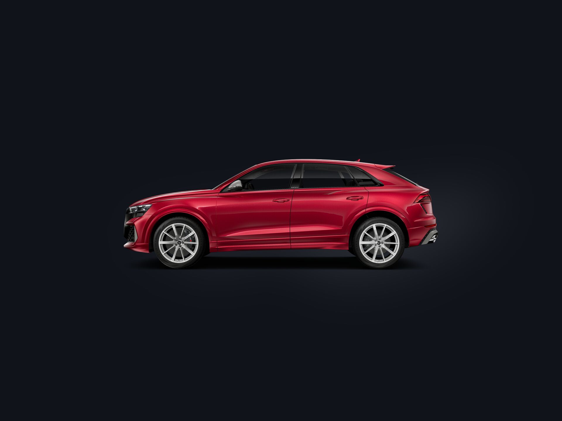 RS Q8 performance side