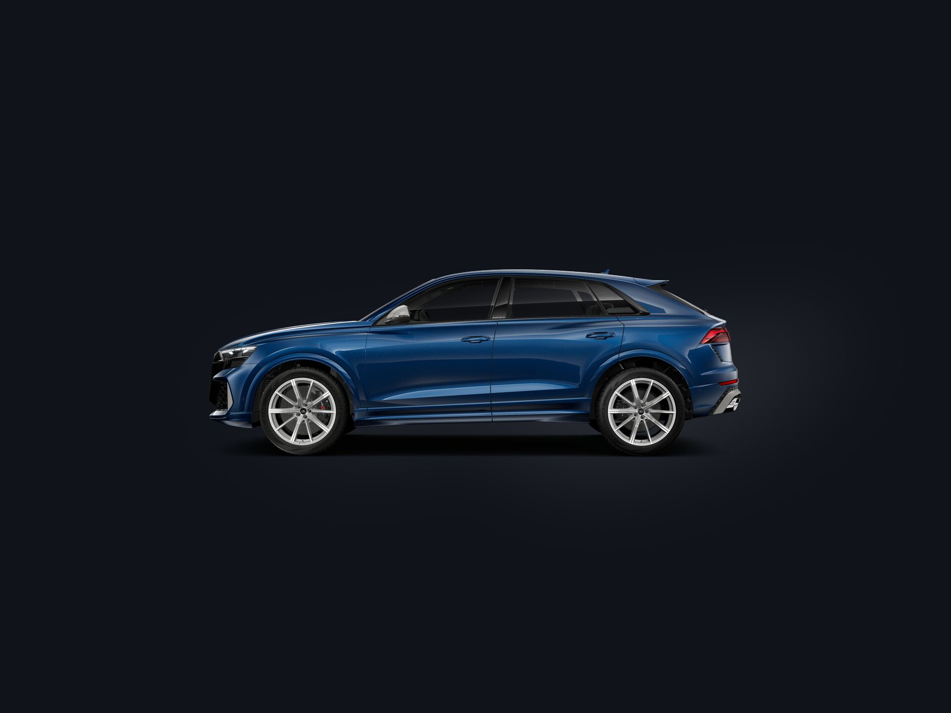 RS Q8 performance side