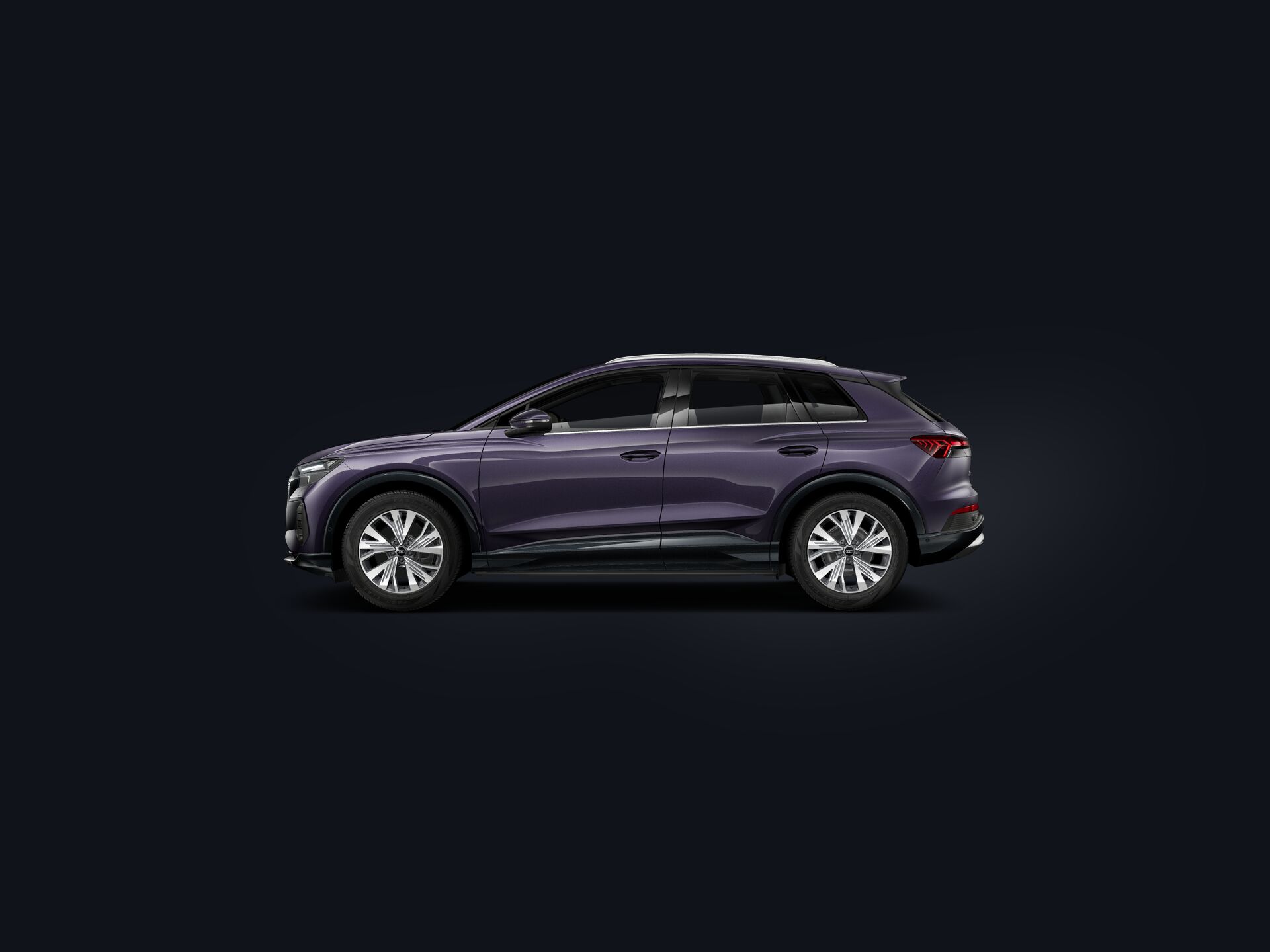 Q4 e-tron side