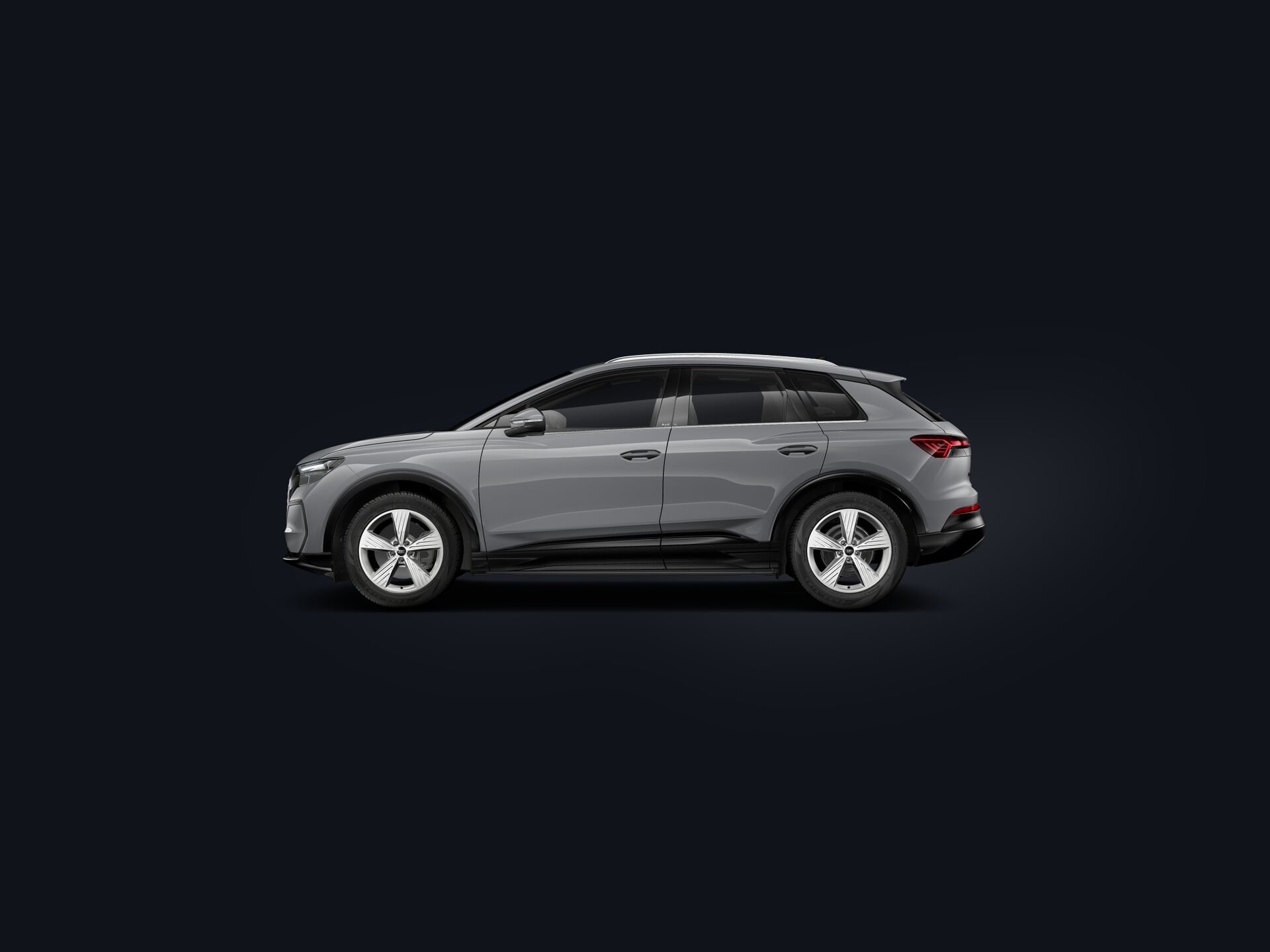 Q4 e-tron side