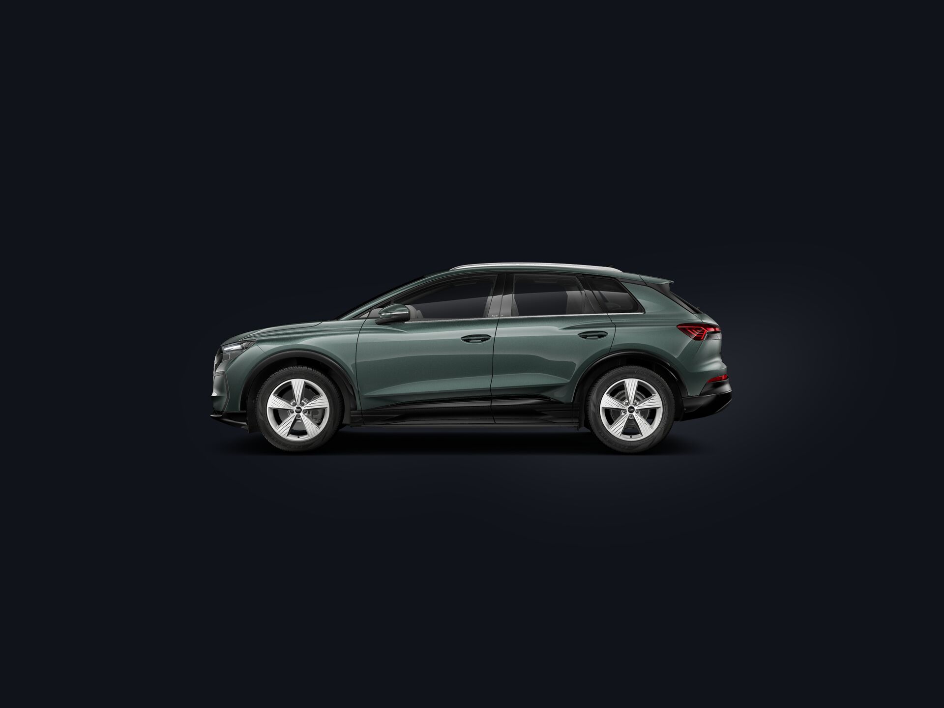 Q4 e-tron side