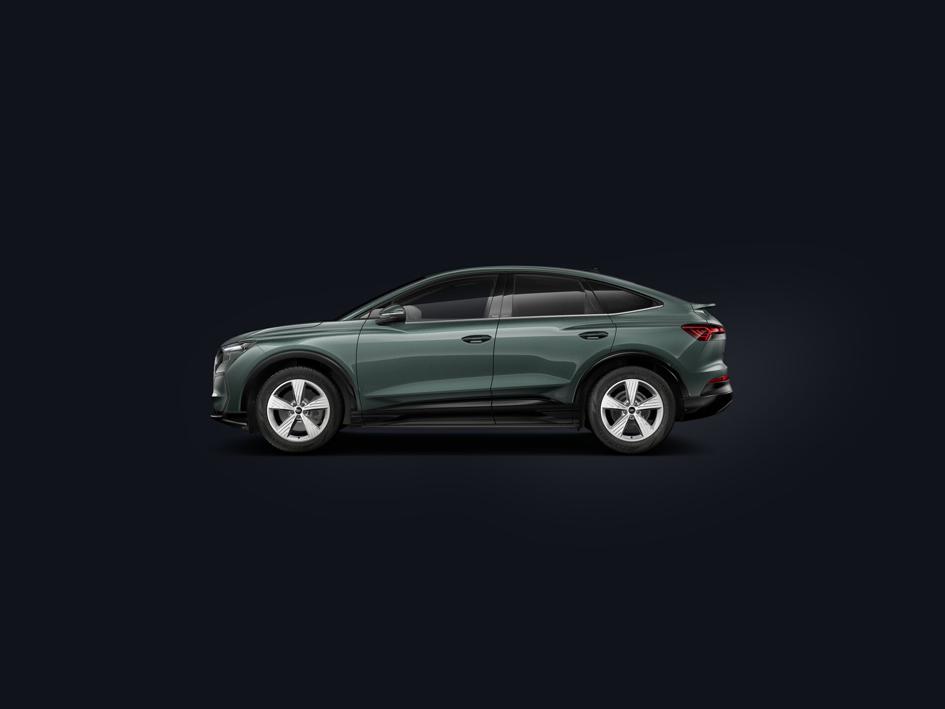 Q4 Sportback e-tron  side