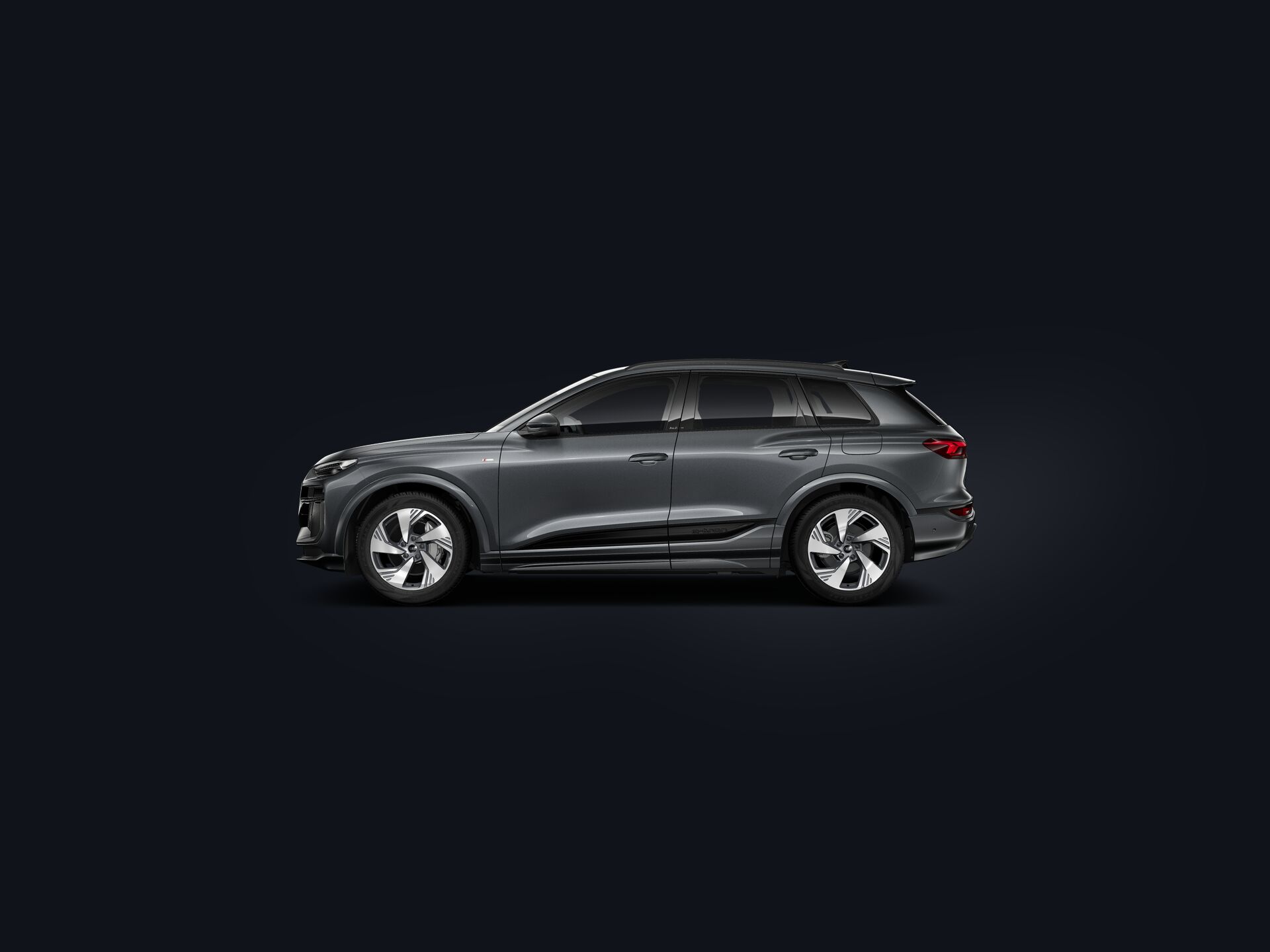 Q6 e-tron side