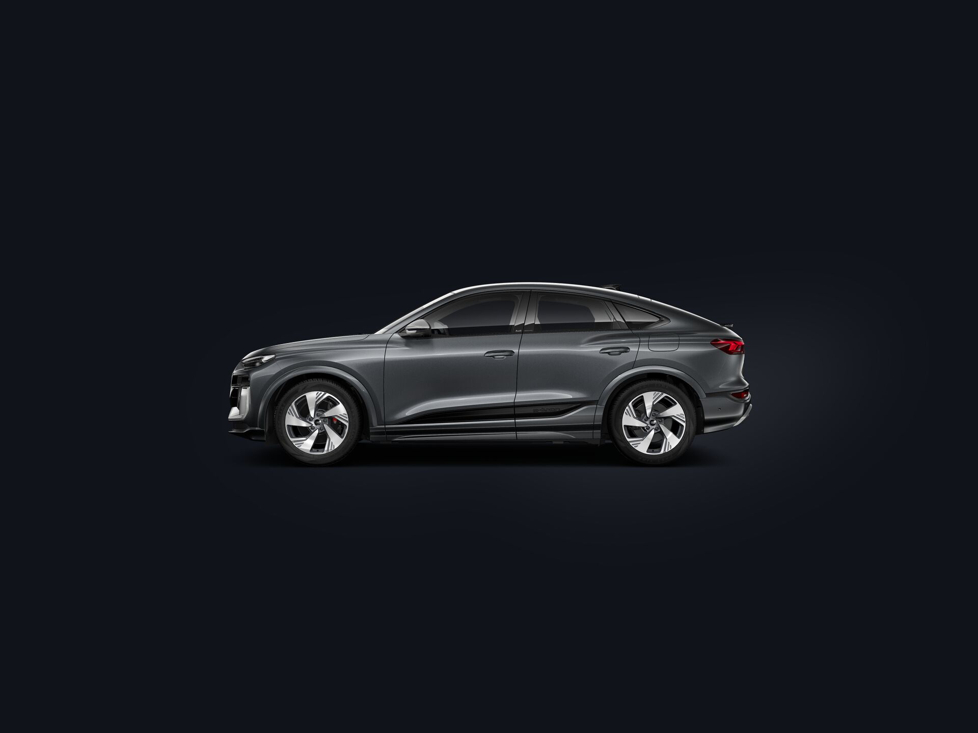SQ6 Sportback e-tron side