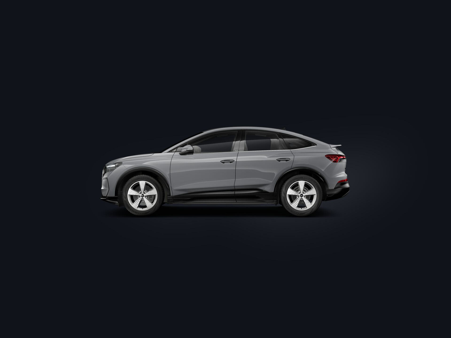 Q4 Sportback e-tron side