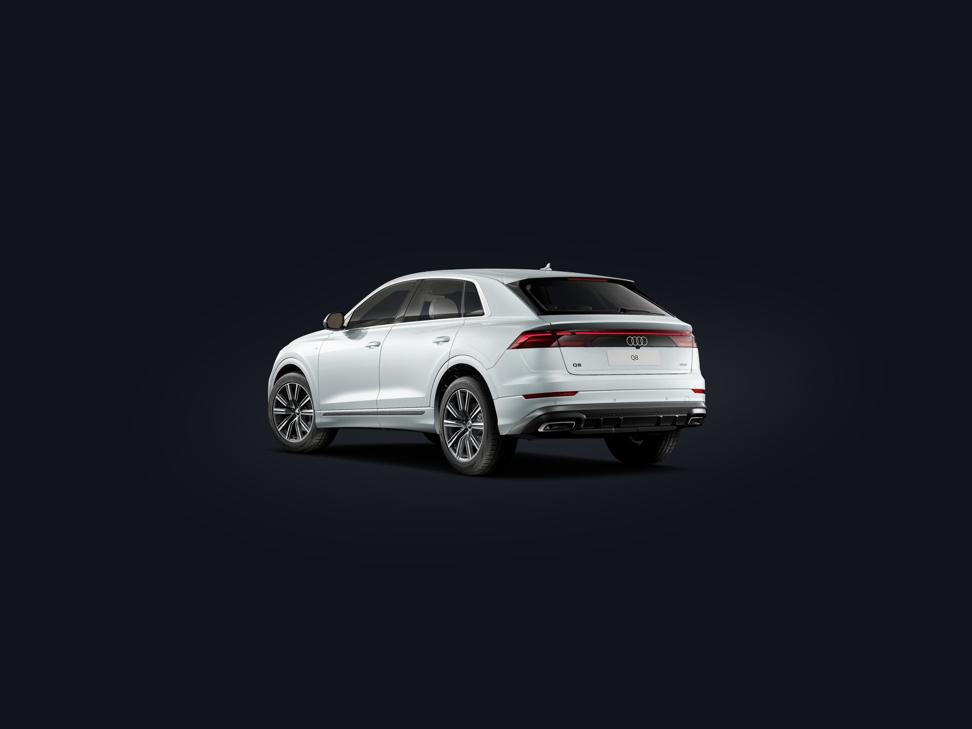 Q8 SUV 3/4 rear