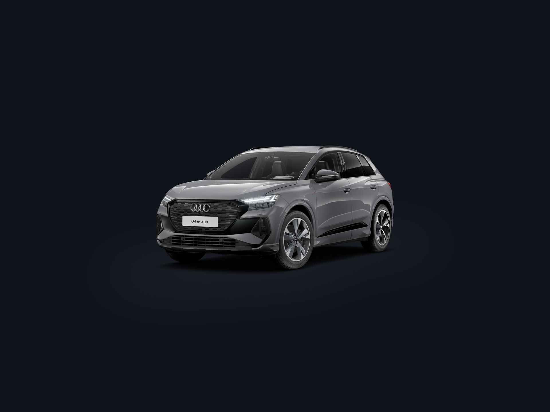 Q4 e-tron cust34front