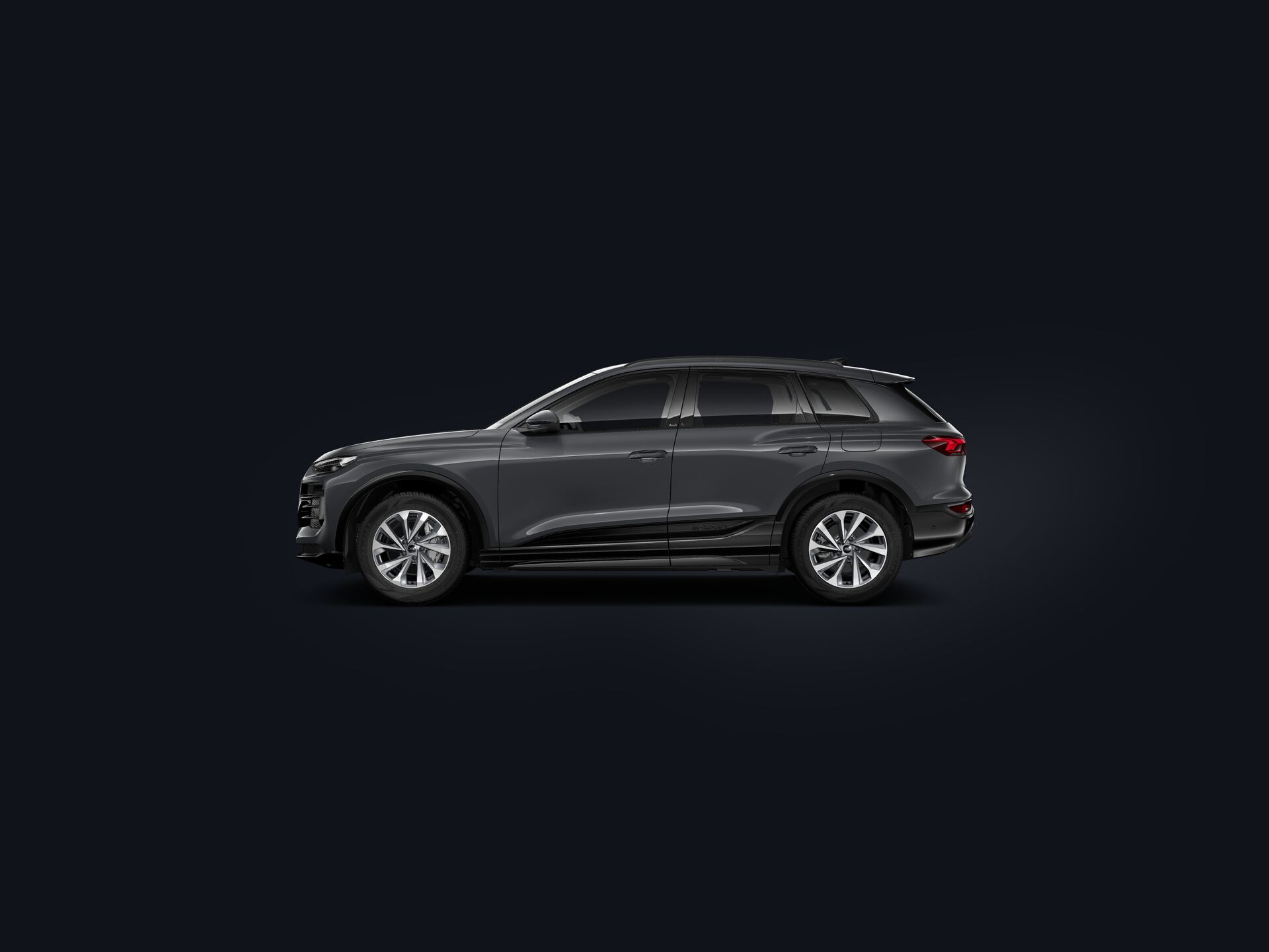 Q6 SUV e-tron side