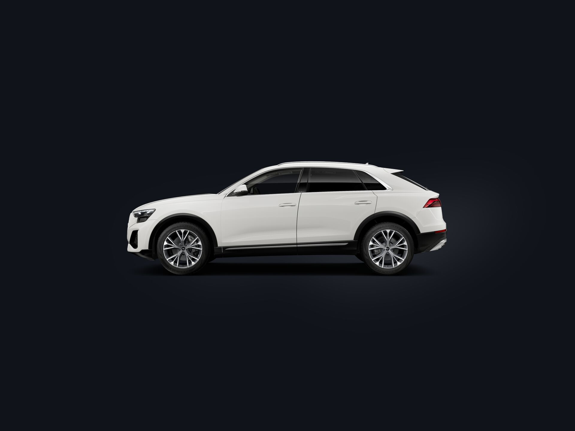 Q8 SUV side