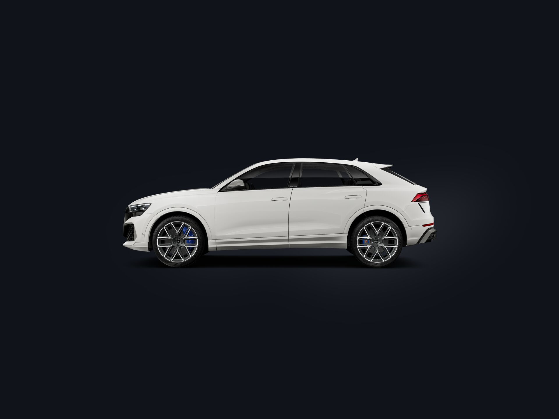 RS Q8 SUV performance side