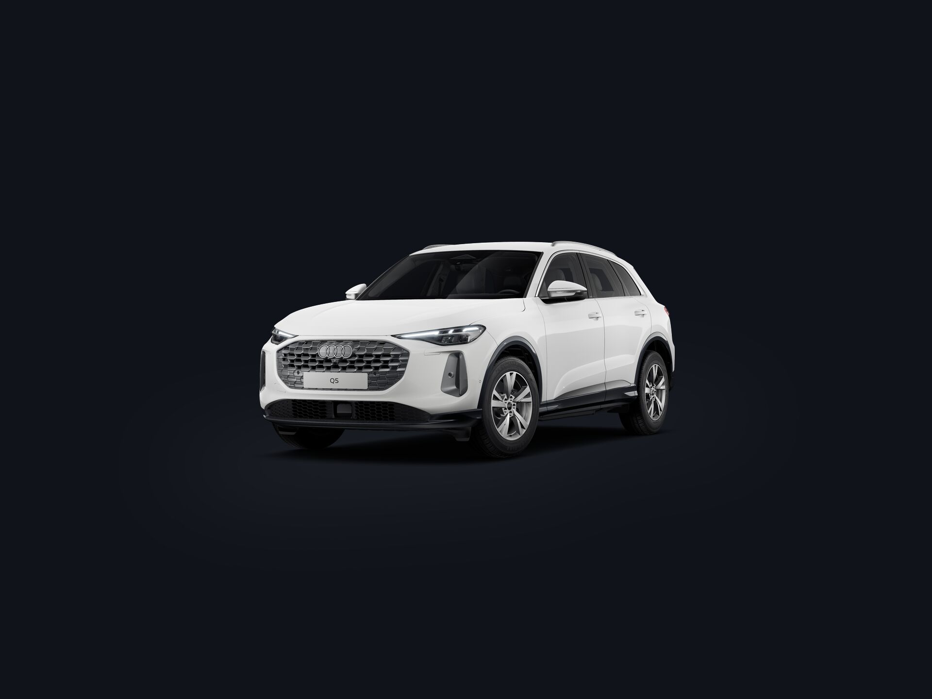 Q5 SUV 3/4 front