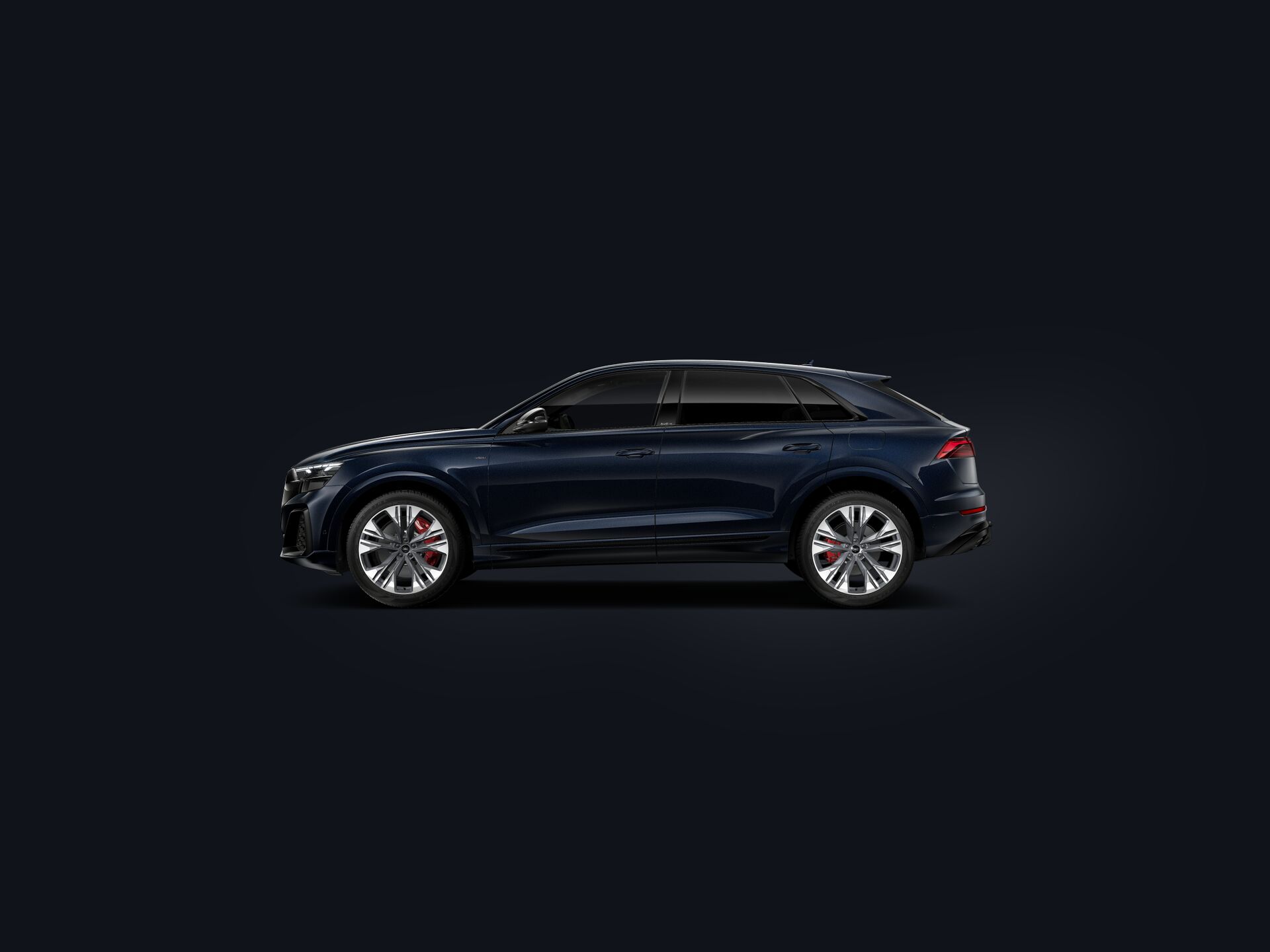Q8 e-hybrid side