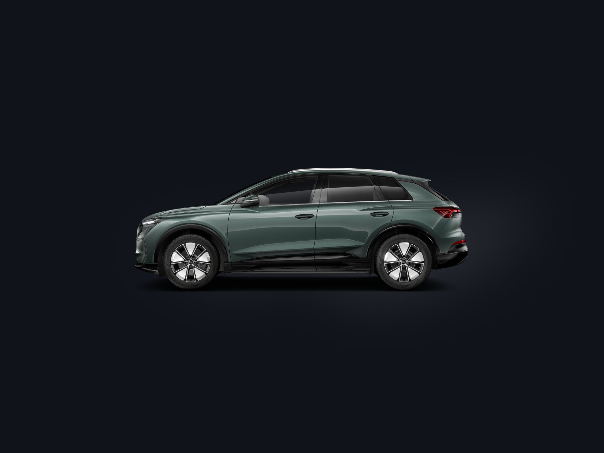Q4 e-tron side