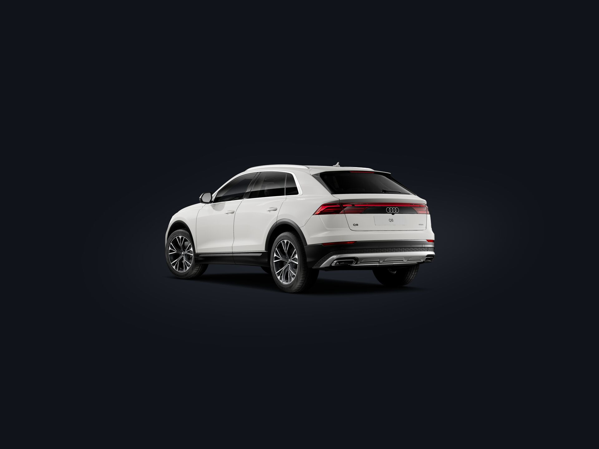 Q8 SUV 3/4 rear