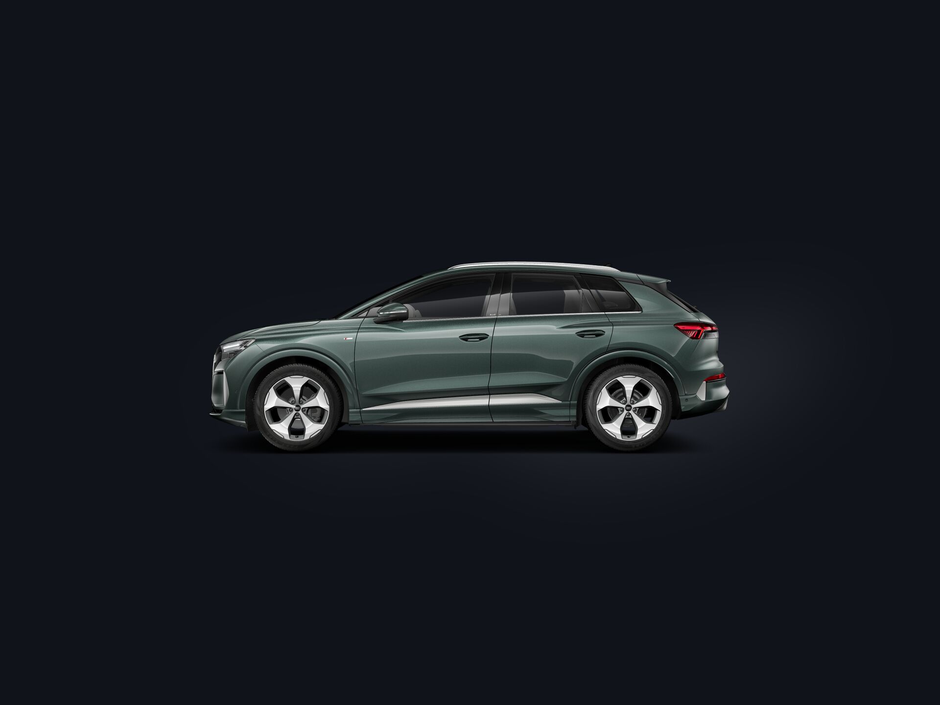 Q4 e-tron side