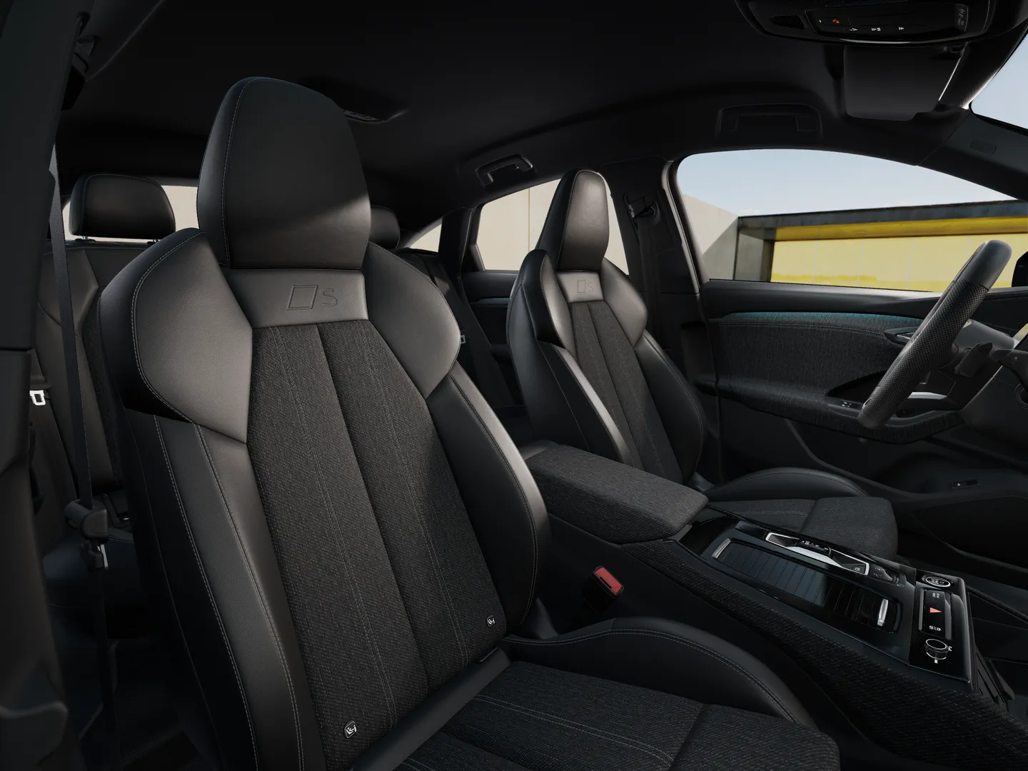 Zdjęcie Audi Q6 Sportback e-tron e-tron 185,00 kW – Ujęcie: przednie fotele