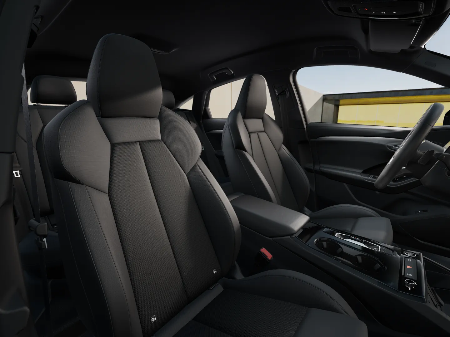 Zdjęcie Audi Q6 Sportback e-tron e-tron 185,00 kW – Ujęcie: przednie fotele