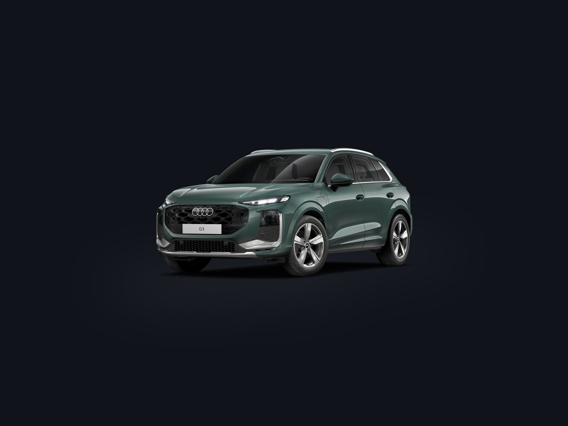 Nieuwe Q3 e-hybrid 3/4 front