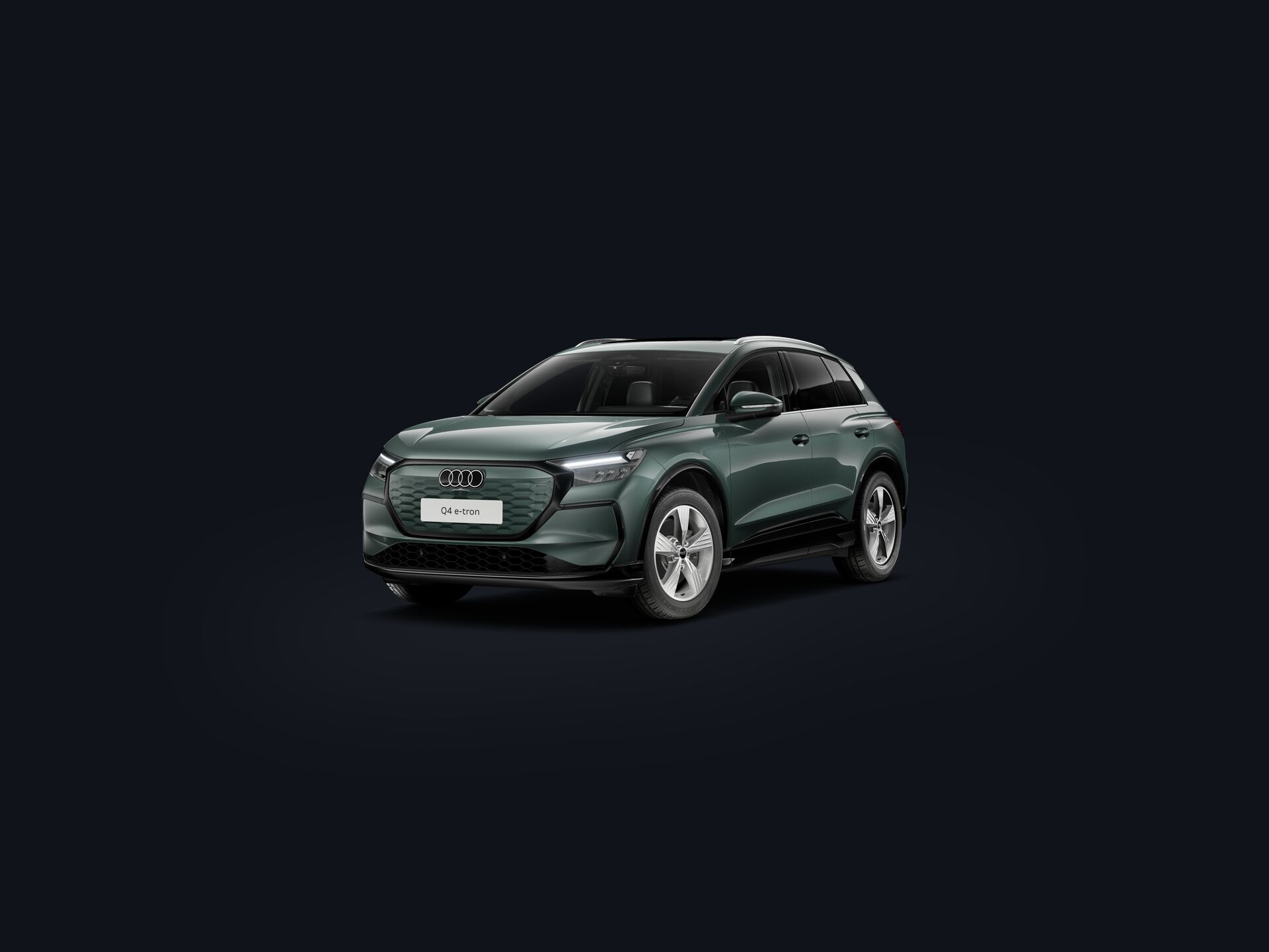 Q4 SUV e-tron  3/4 front
