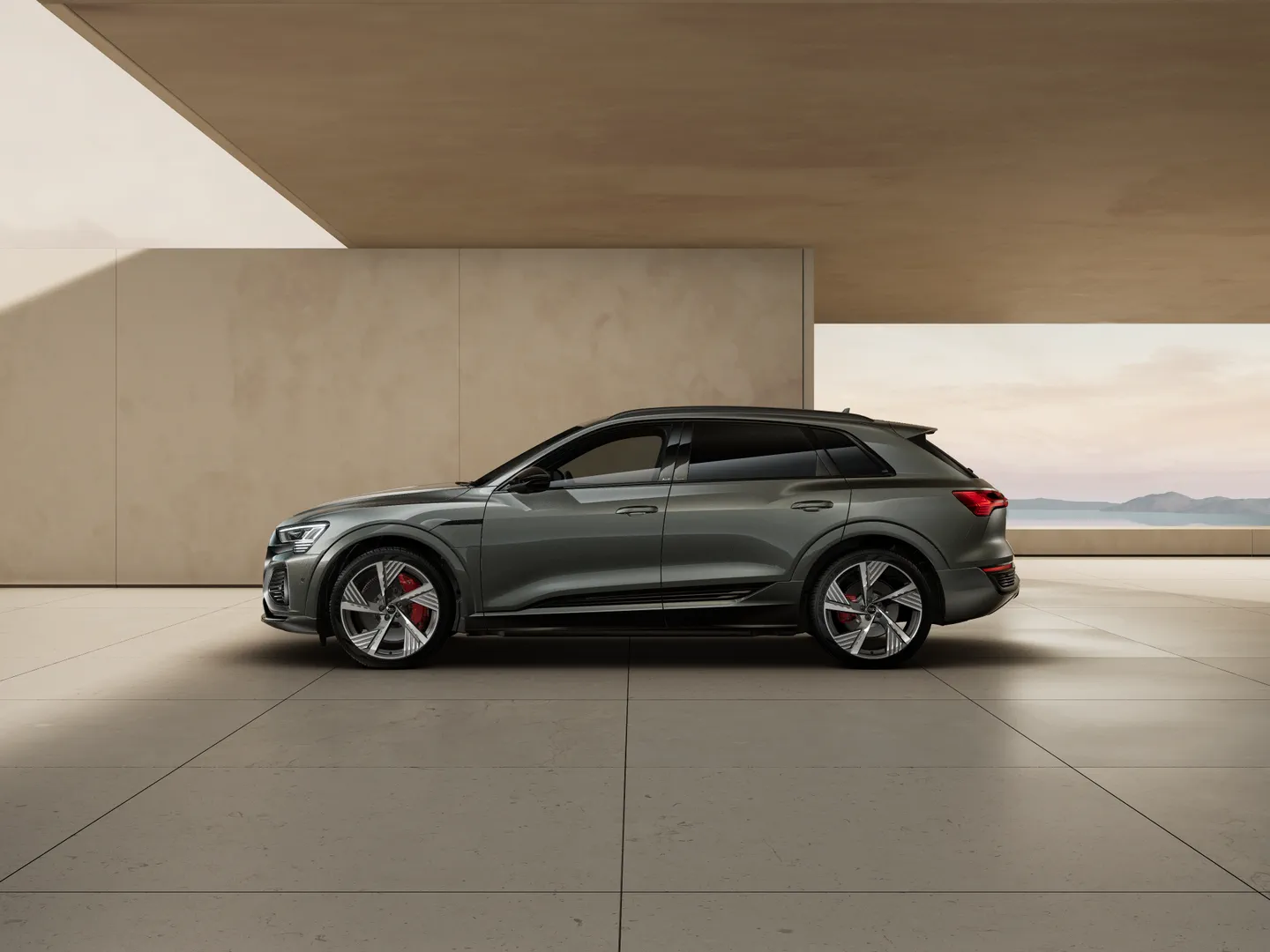 Image about Audi Q8 e-tron 55 e-tron quattro S line 300,00 kW