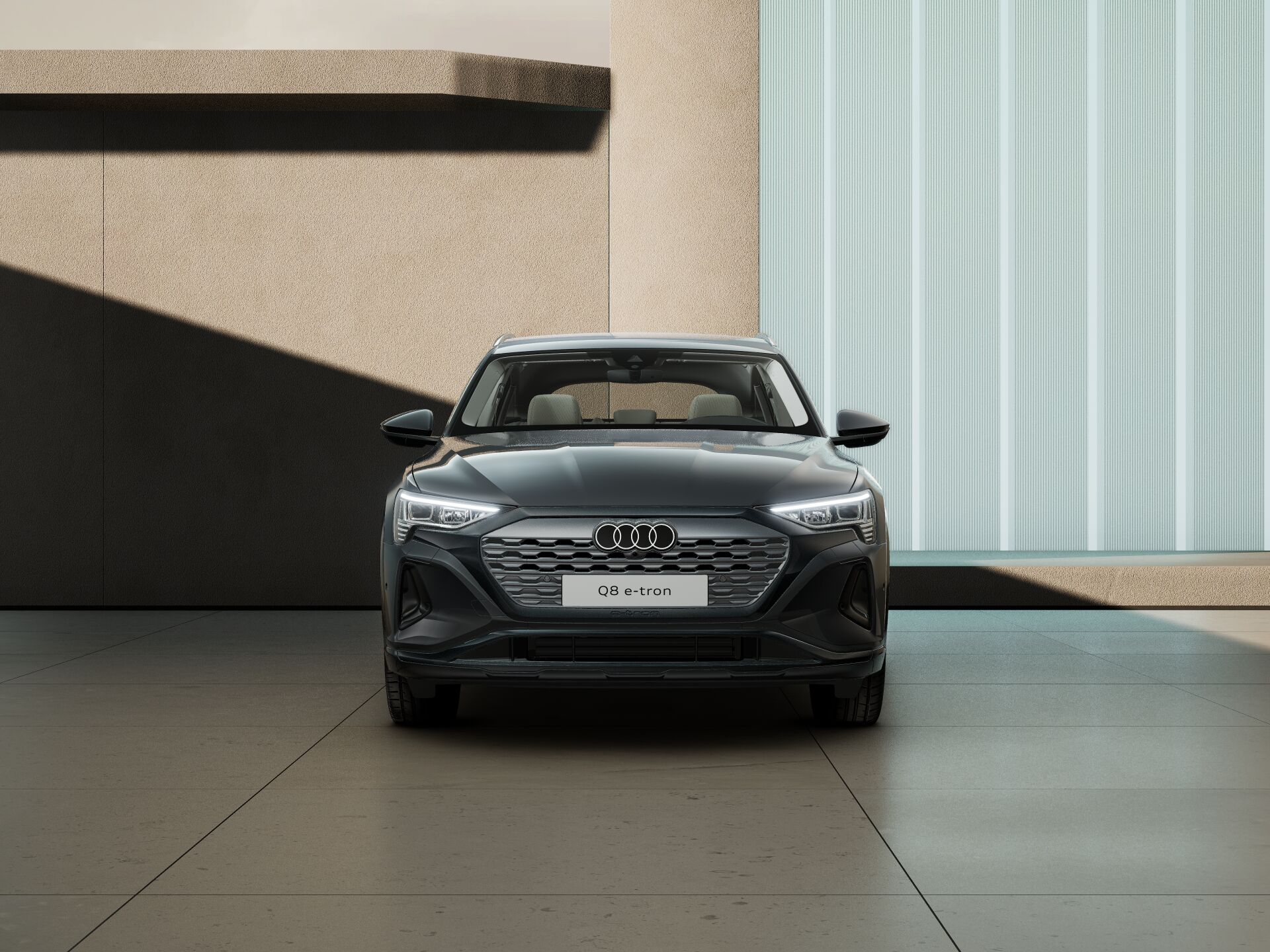 Q8 Sportback e-tron EXTERIOR-FRONT-FRONT