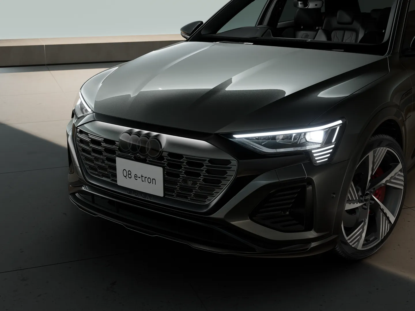 Image about Audi Q8 e-tron 55 e-tron quattro S line 300,00 kW