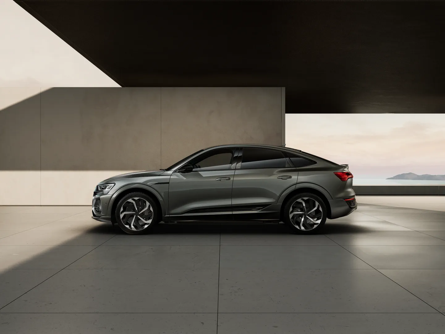 Image about Audi Q8 Sportback e-tron 55 e-tron quattro S line 300,00 kW