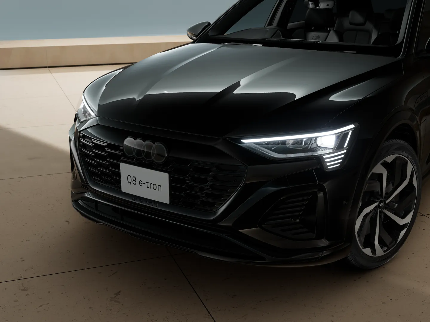 Image about Audi Q8 e-tron 55 e-tron quattro S line 300,00 kW