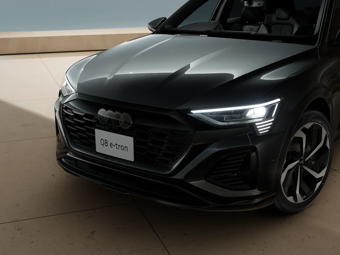 Audi Q8 e-tron 55 e-tron quattro S line 300,00 kW ヘッドライト