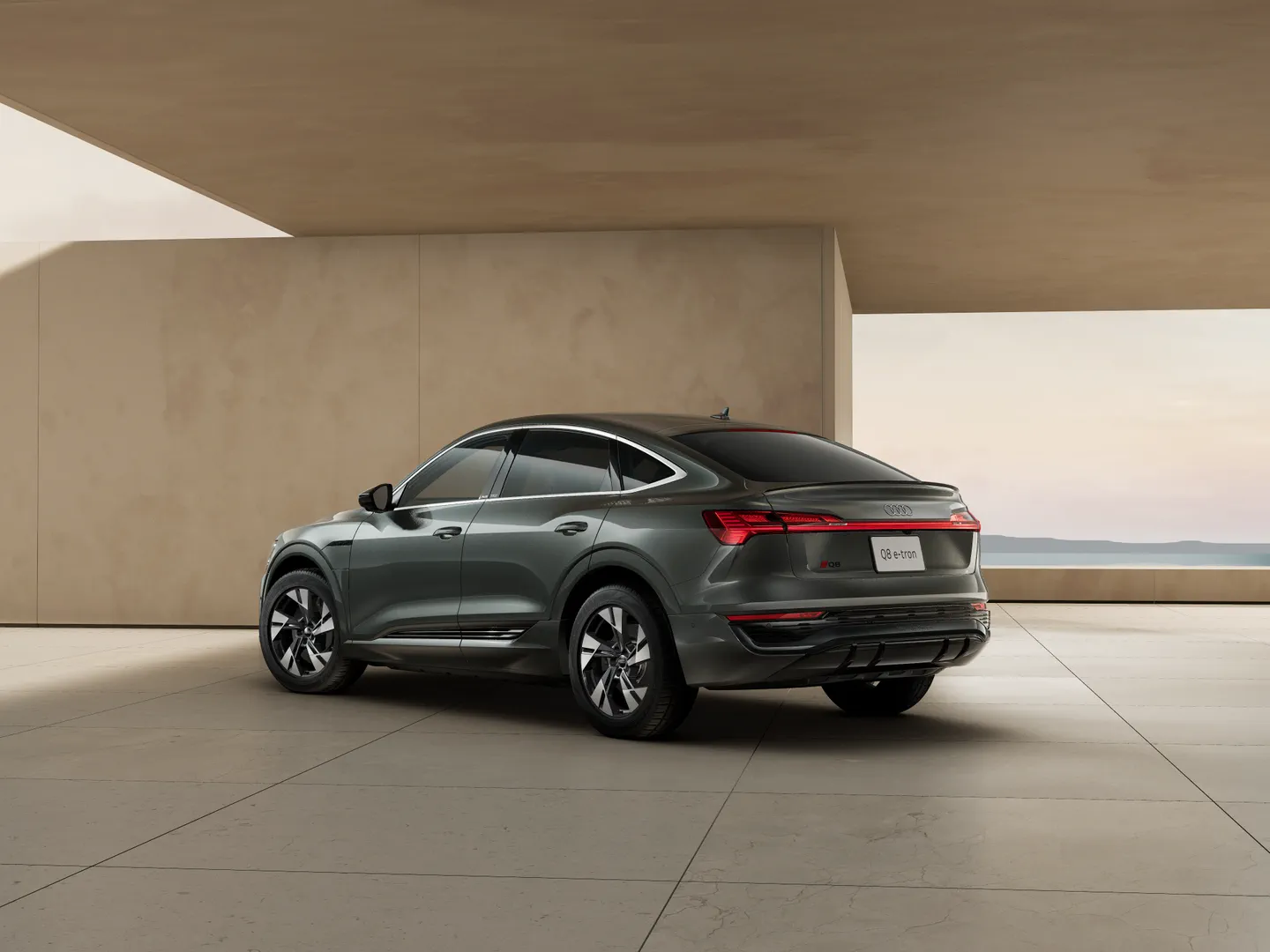 Image about Audi Q8 Sportback e-tron 55 e-tron quattro S line 300,00 kW