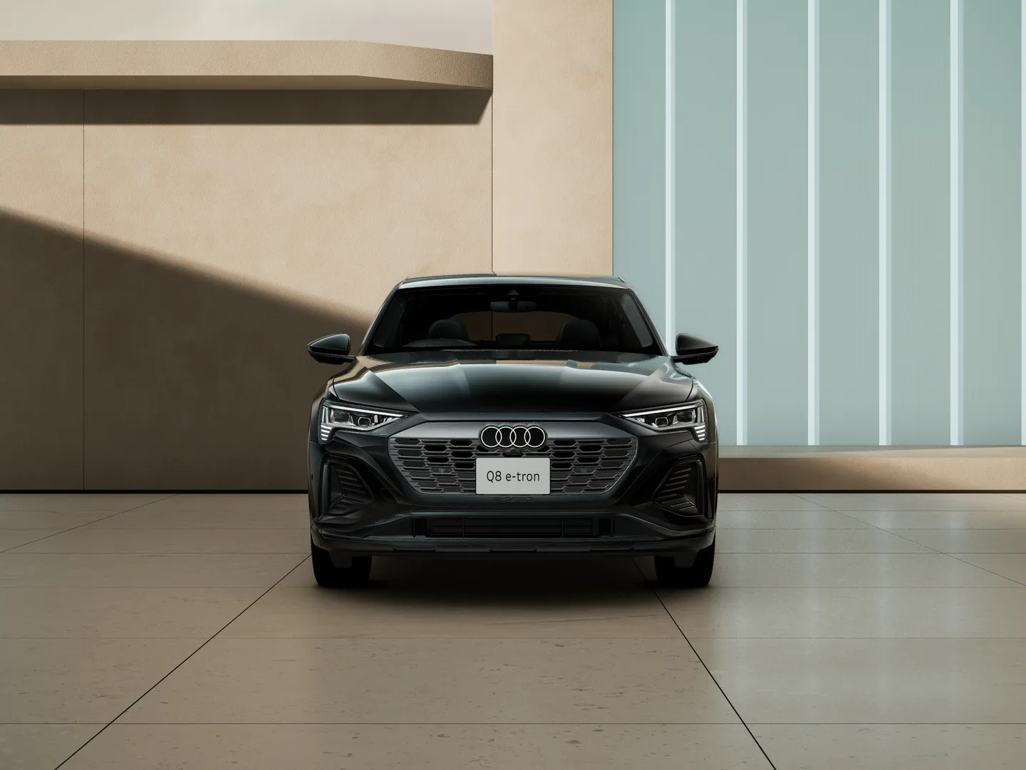 Audi Q8 Sportback e-tron 55 e-tron quattro S line 300,00 kW フロントビュー