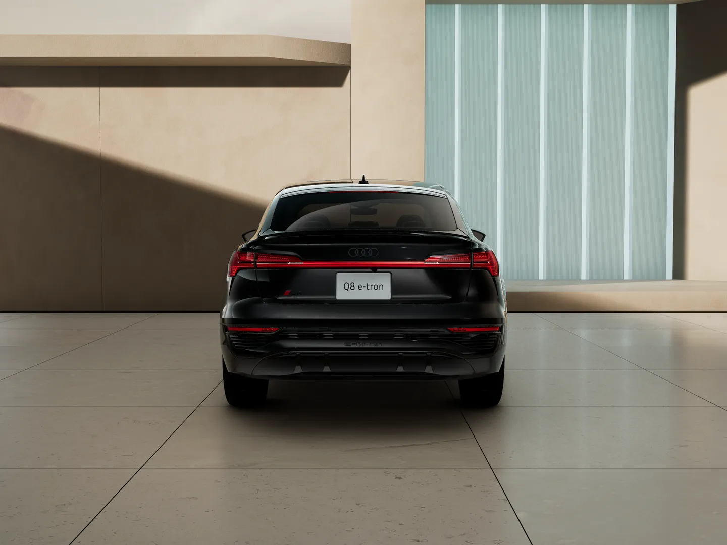 Audi Q8 Sportback e-tron 55 e-tron quattro S line 300,00 kW リヤビュー