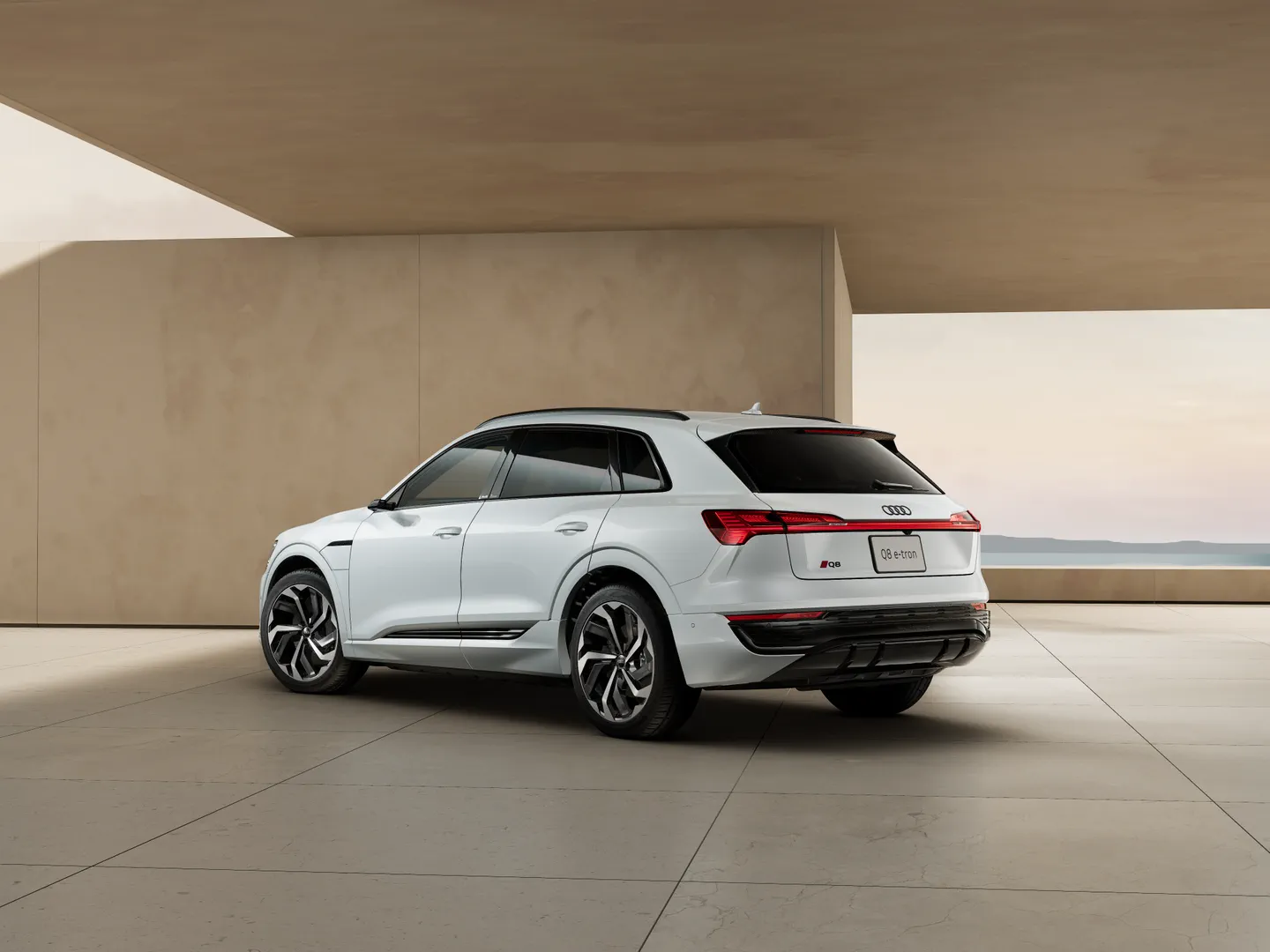 Image about Audi Q8 e-tron 55 e-tron quattro S line 300,00 kW