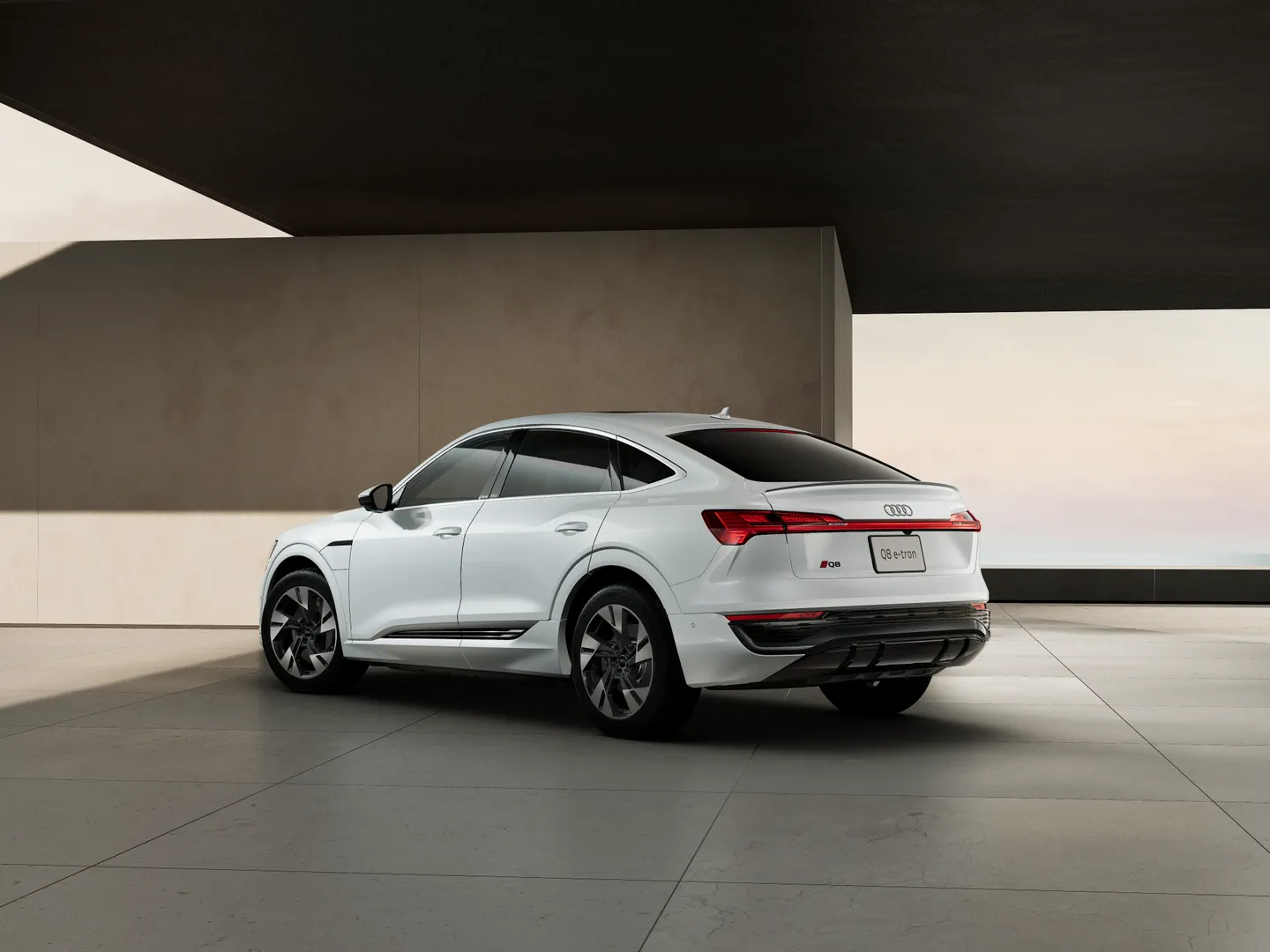 Image about Audi Q8 Sportback e-tron 55 e-tron quattro S line 300,00 kW