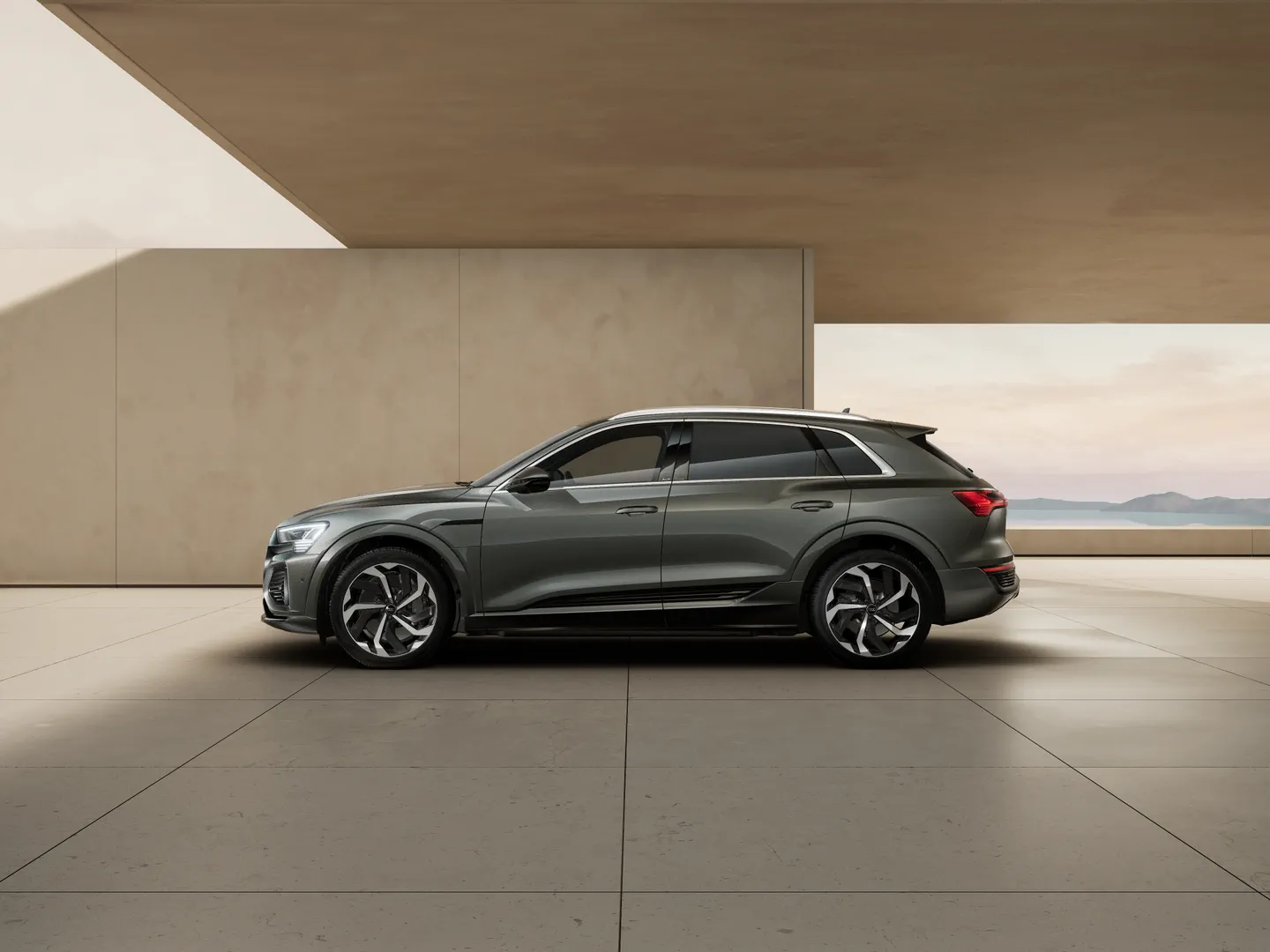 Image about Audi Q8 e-tron 55 e-tron quattro S line 300,00 kW