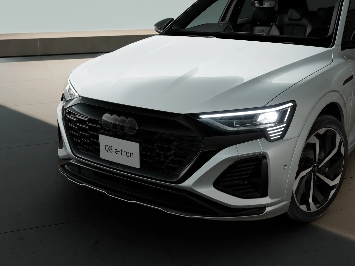 Image about Audi Q8 e-tron 55 e-tron quattro S line 300,00 kW