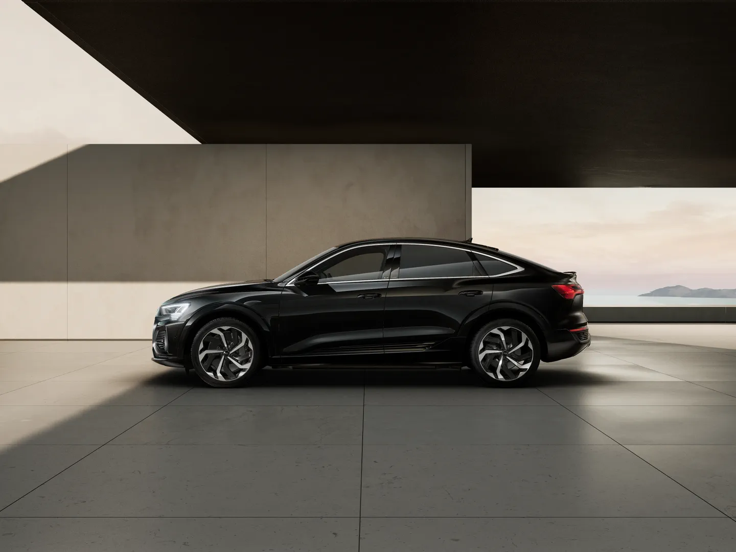 Image about Audi Q8 Sportback e-tron 55 e-tron quattro S line 300,00 kW