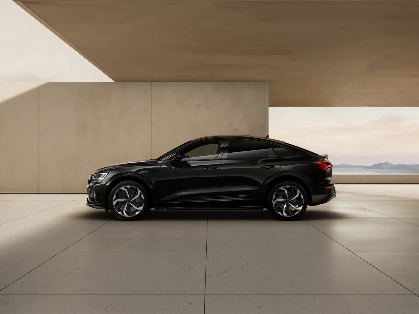 Audi Q8 Sportback e-tron 55 e-tron quattro S line 300,00 kW サイドビュー