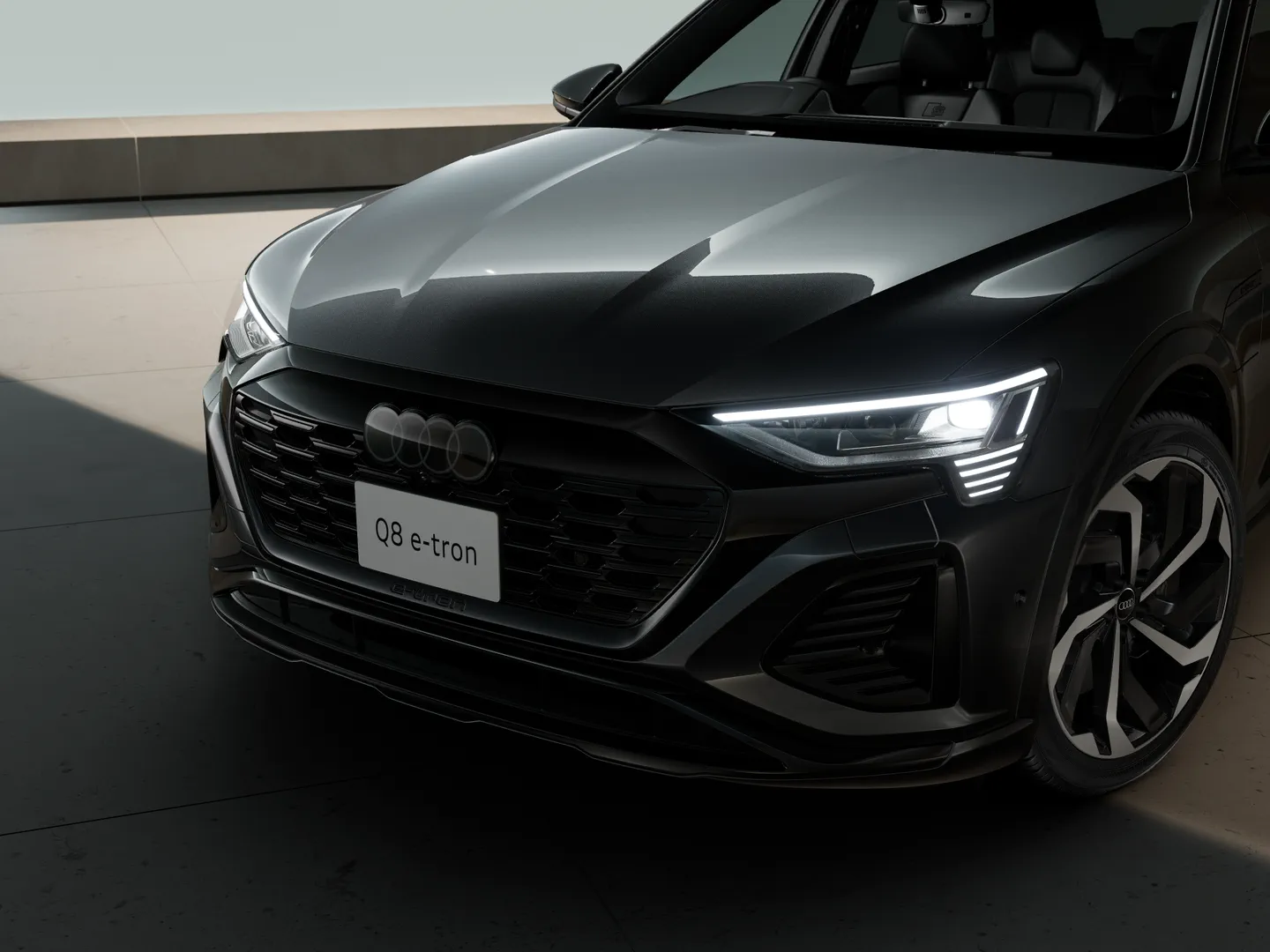 Image about Audi Q8 e-tron 55 e-tron quattro S line 300,00 kW