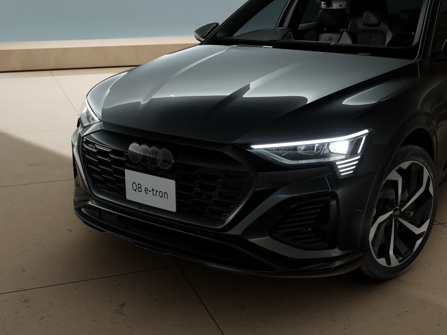 Image about Audi Q8 e-tron 55 e-tron quattro S line 300,00 kW